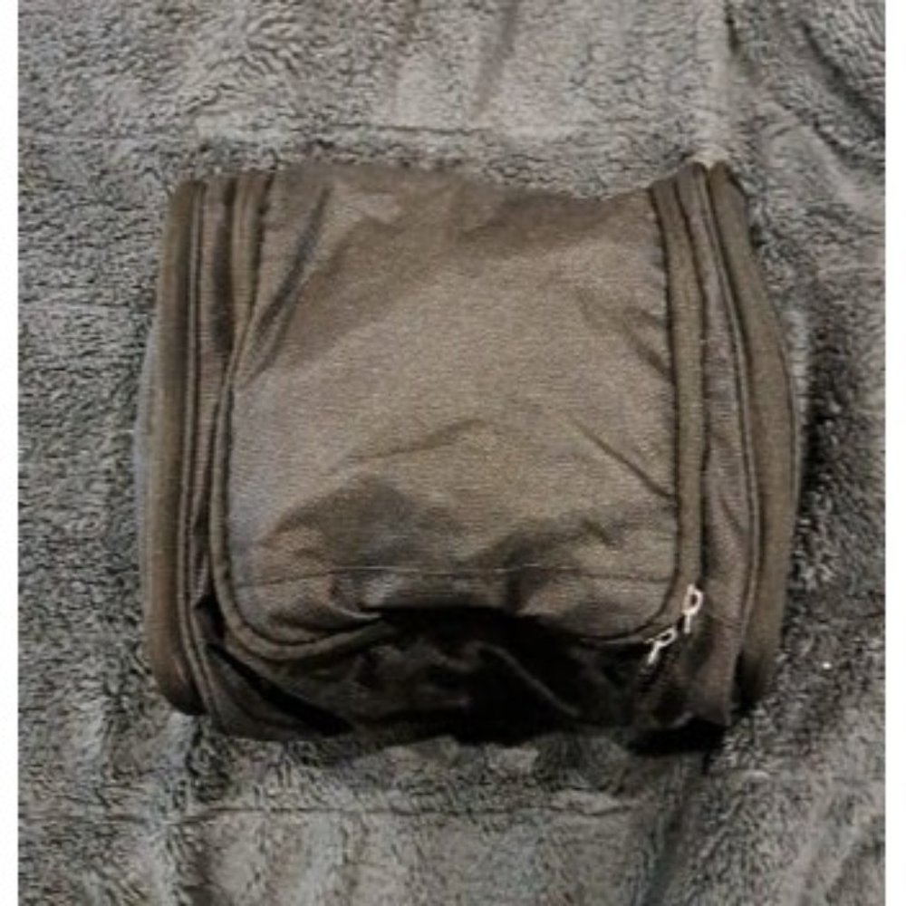 New Toiletry Bag for Women and Men, Water-resistant Travel Makeup Bag
